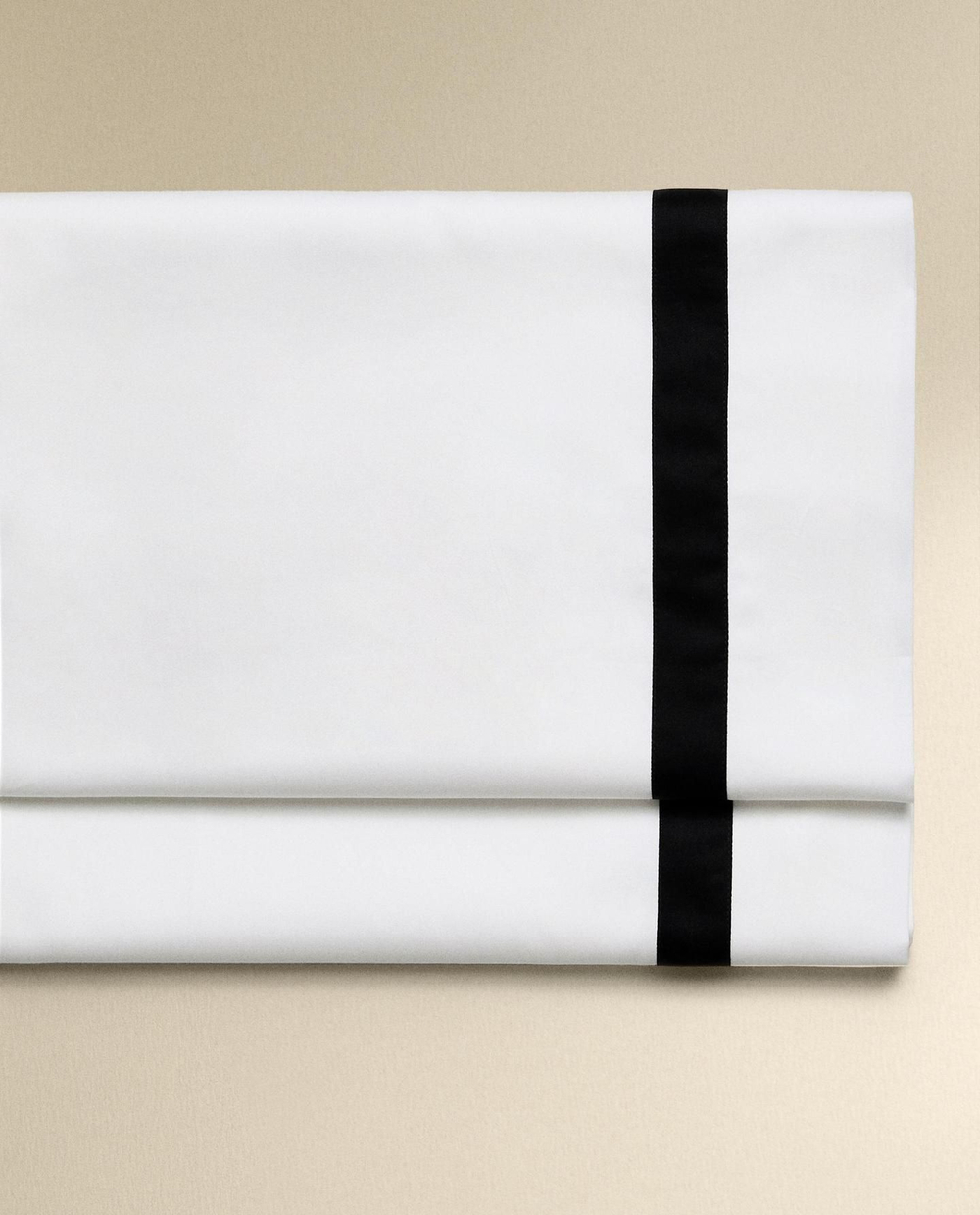 Zara Home - Атласная простыня с бордюром, черный, 210x280 см