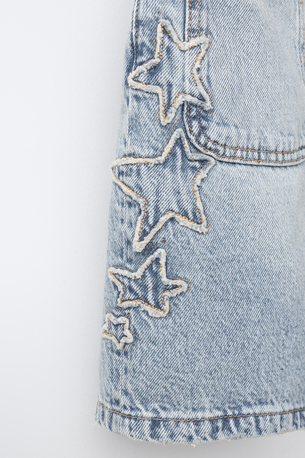ZARA ДЖИНСОВЫЕ ШОРТЫ СО ЗВЕЗДАМИ, ВЫЦВЕТШИЙ СИНИЙ