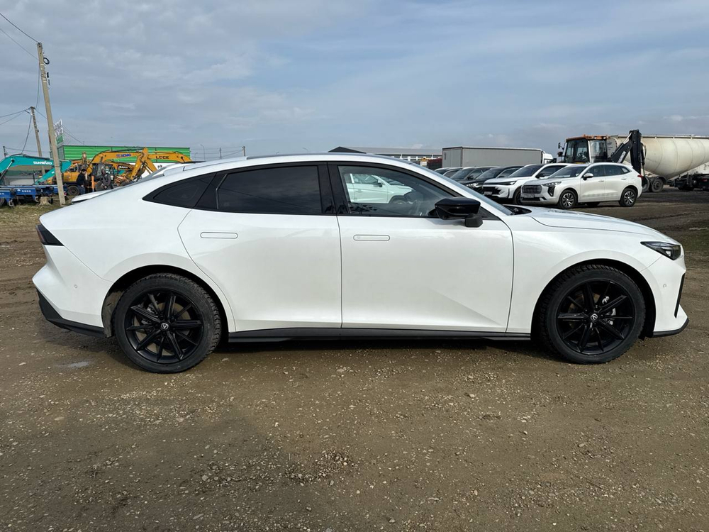 Changan UNI-V DLX 1.5T 7DCT