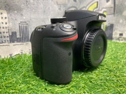 Nikon D3200 7.400 кадров
