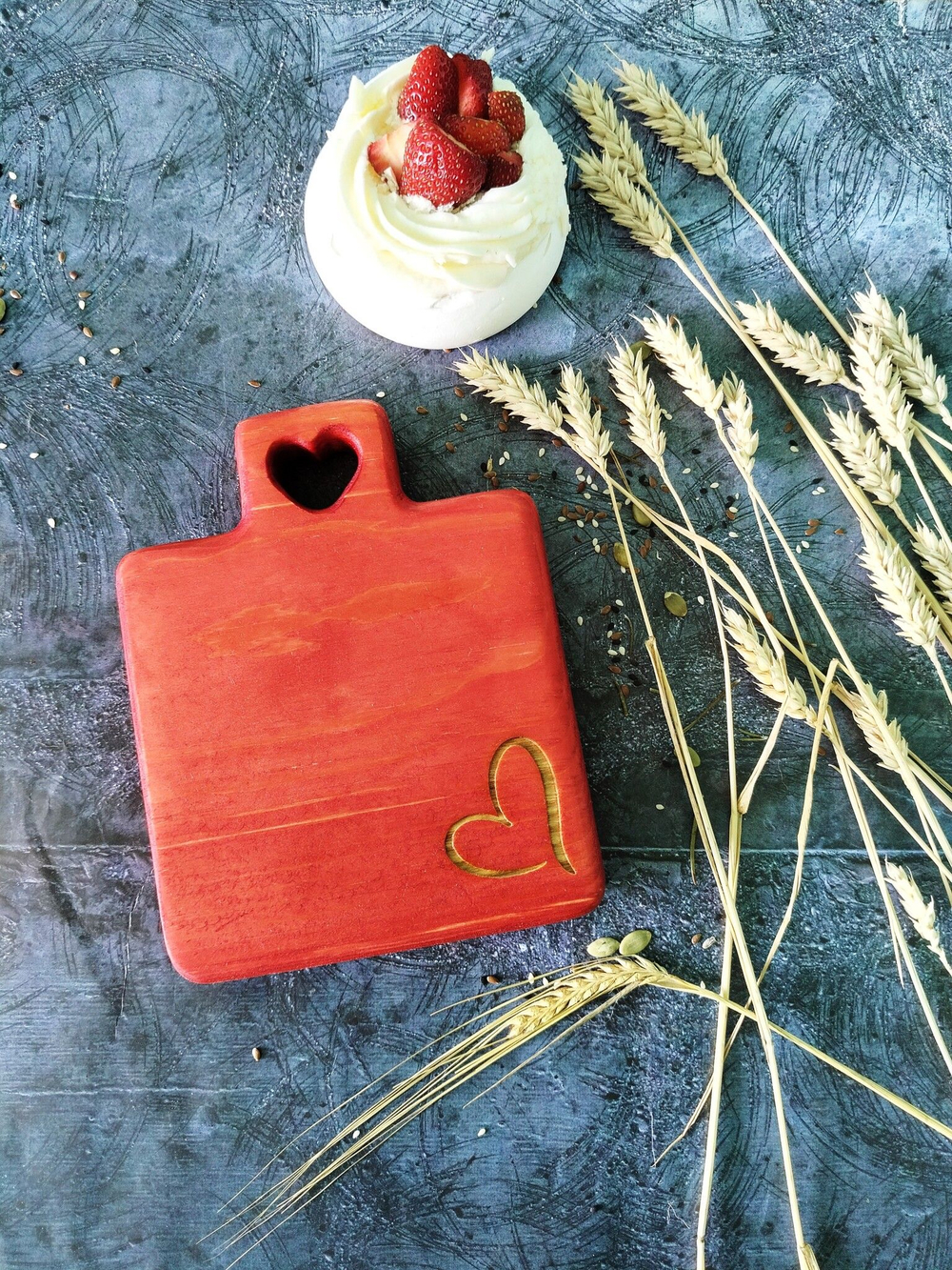 Доска деревянная разделочная "Маме"