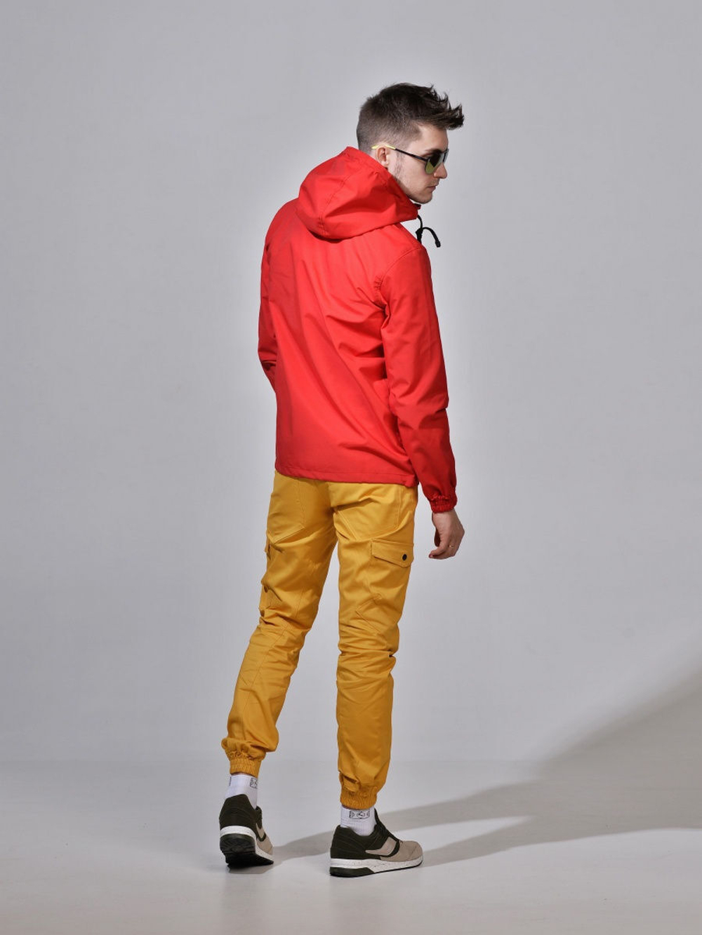 Анорак мужской без утеплителя красный Город Горький