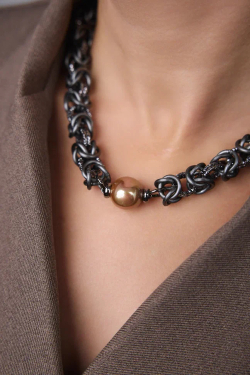 Колье Византия графит с карамельной плоской жемчужиной