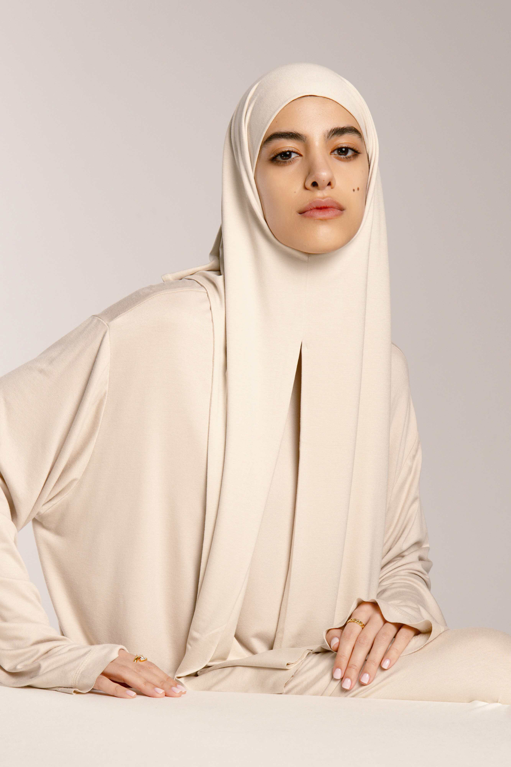 Хиджаб Молик двухслойный бежевый