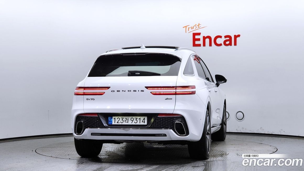 Genesis GV70 2.5T Бензин AWD (10.2021)