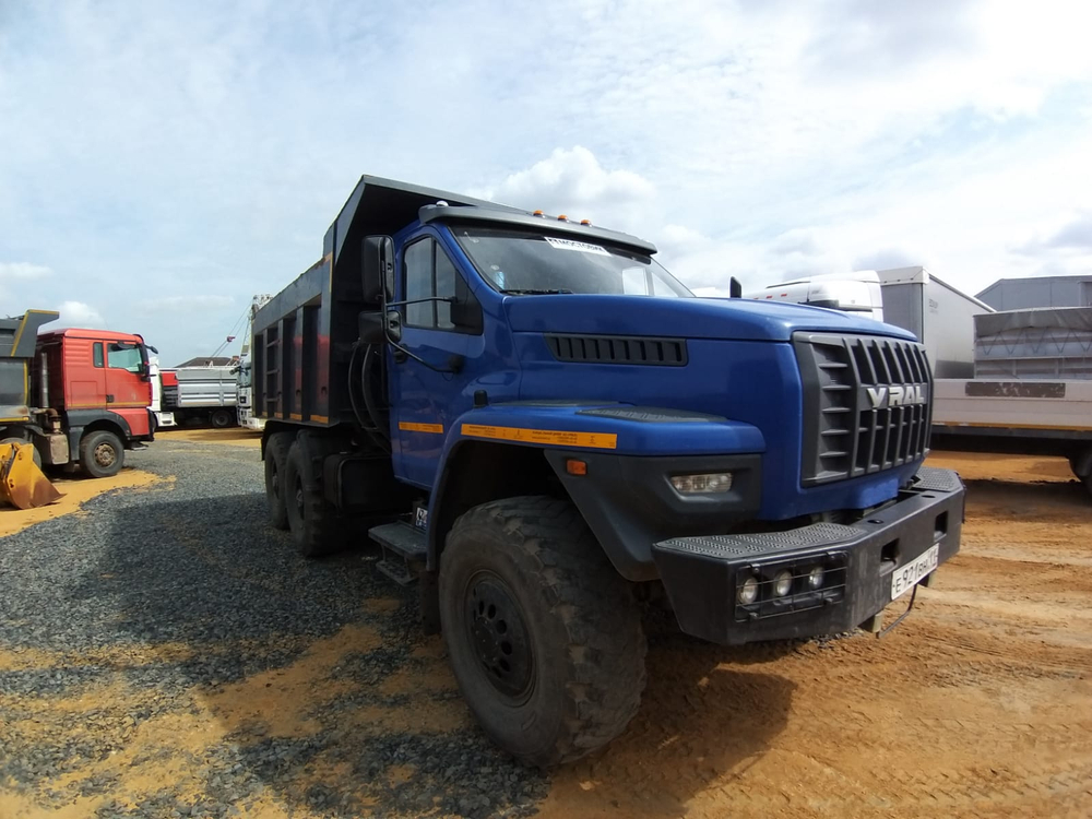 ПРОИЗВОДСТВЕННАЯ КОМПАНИЯ УНИВЕРСАЛЬНОЙ СПЕЦТЕХНИКИ 4679* на шасси Ural NEXT 5557 6x6 Самосвал 4679G