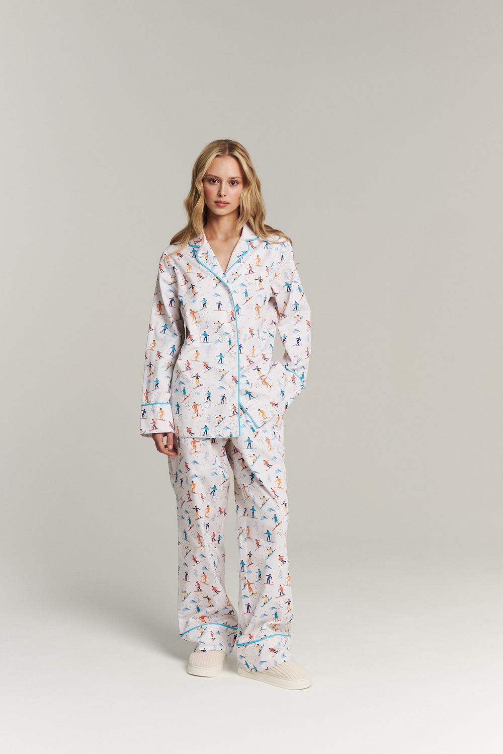 Костюм двойка из сатина с лыжниками - размер S-M