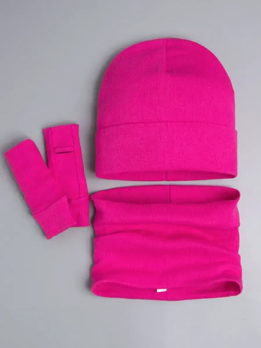 Шапка детская со снудом и митенками