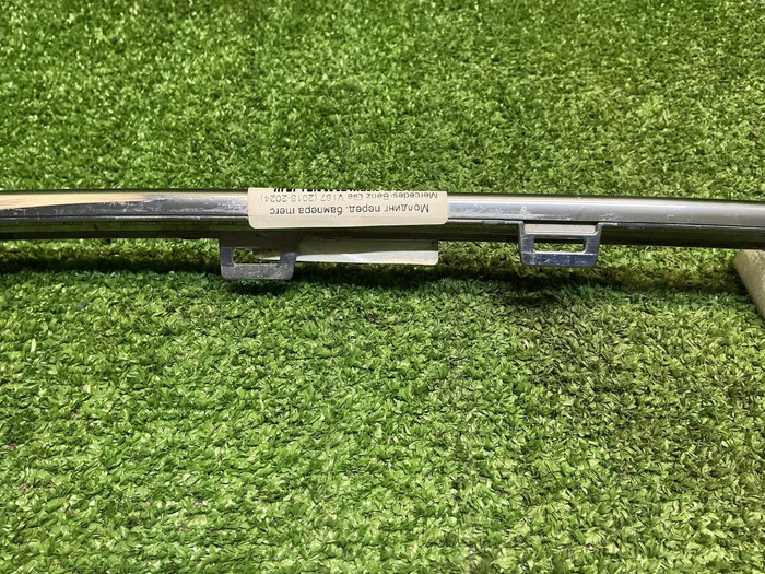 Молдинг перед. бампера Mercedes GLE V167 18-24 AMG