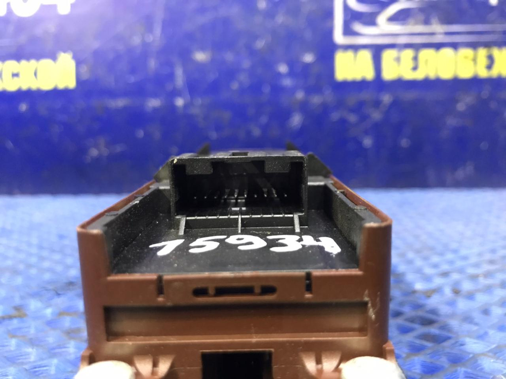 Блок управления стеклоподъемниками TOYOTA AVENSIS 2012-2015