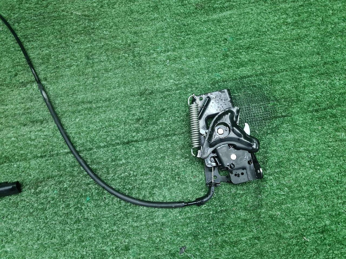 Замок капота BMW 3er F30 (2011-2020)