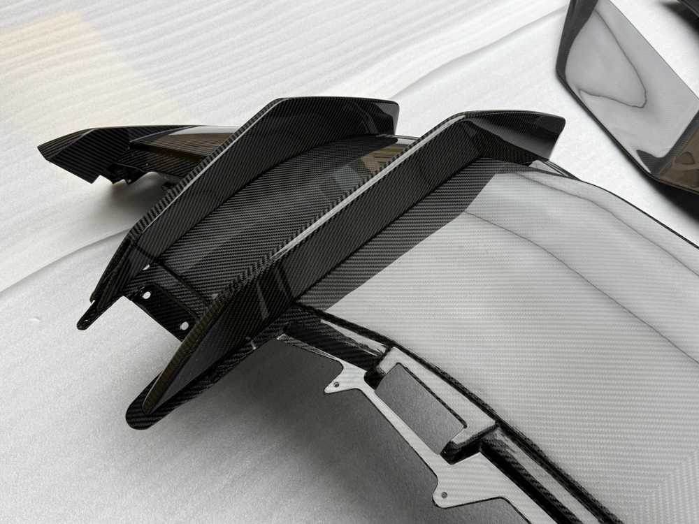 Карбоновый обвес для Lamborghini Revuelto 2023+ Ламборгини
