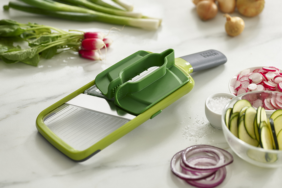 Терка с держателем для продуктов Mandoline зеленая, Joseph Joseph