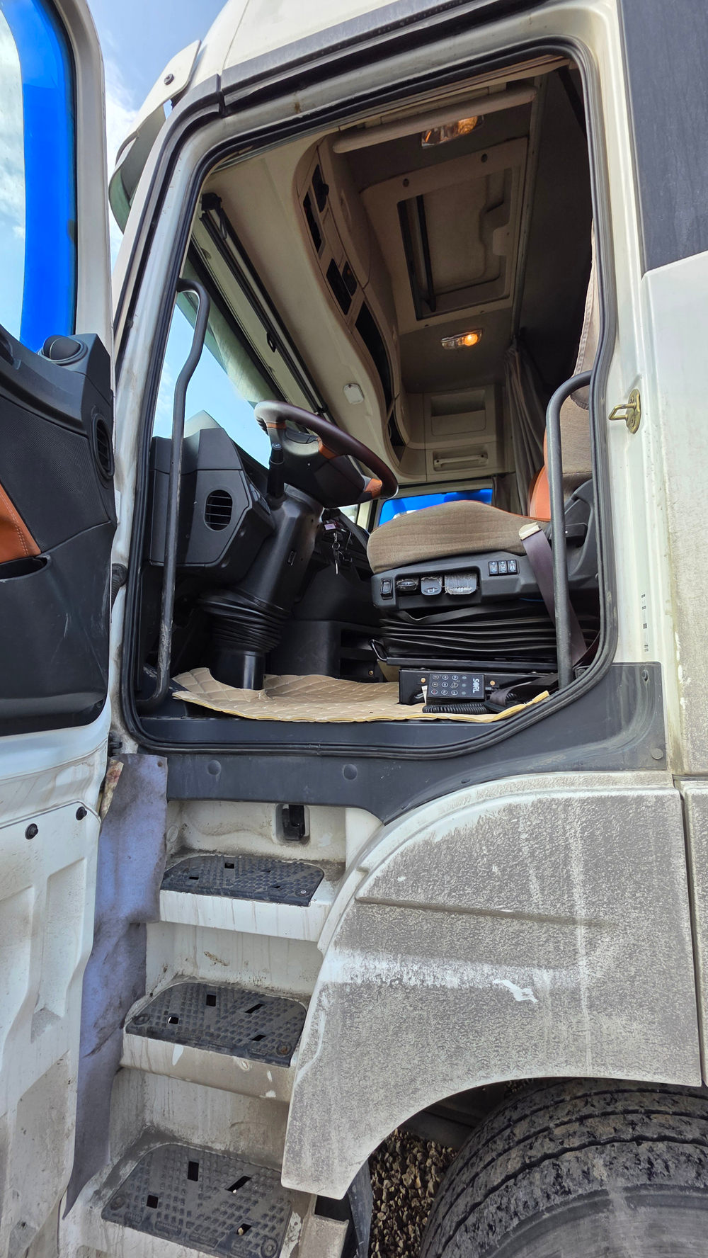 Foton AUMAN 4x2 Седельный тягач EST A 1844 AMT (Дизельный, 11,8 л, АТ, 450 л.с.)