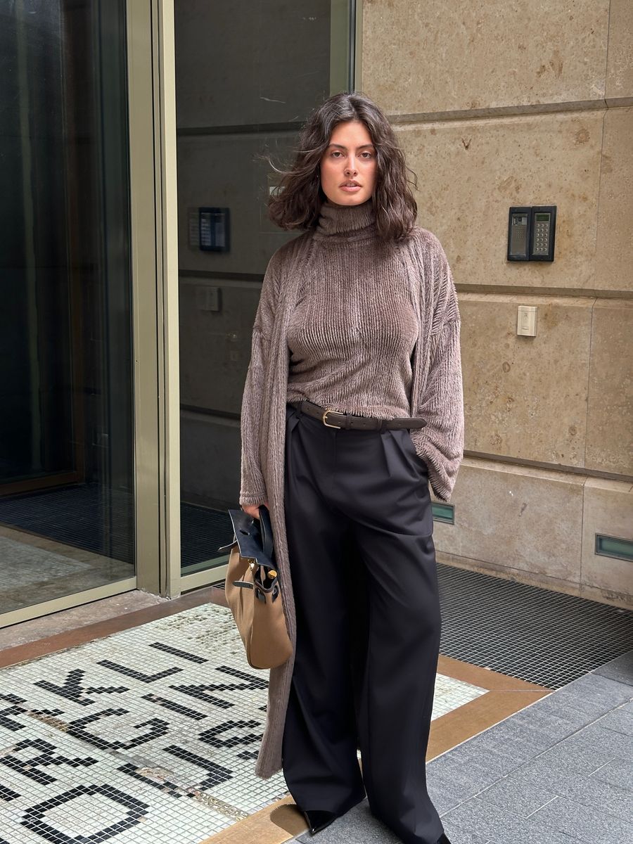 Накидка из пушистого трикотажа коричневая