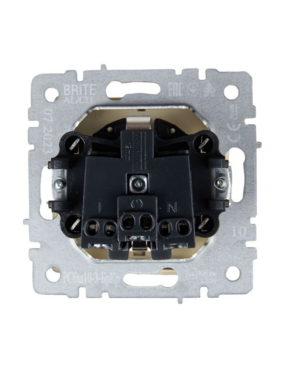 Розетка BRITE РСбш10-3-БрКр 16А IP20 с заземл. защ. шторки с крышкой механизм беж. IEK BR-R16-16-K10