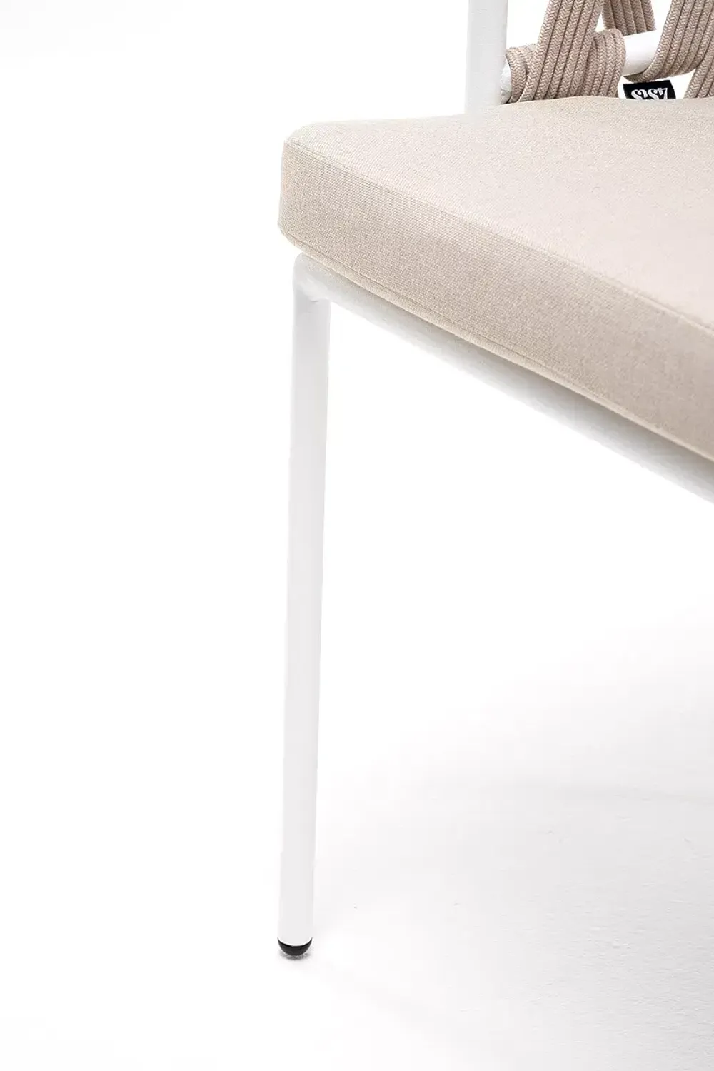 "Диего" стул плетеный из роупа, каркас из стали белый муар, роуп бежевый круглый, ткань бежевая 052