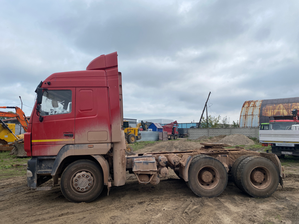 МАЗ 6430 6x4 Седельный тягач 643028-570-012 (Дизельный, 11,6 л, 423 л.с., МТ)