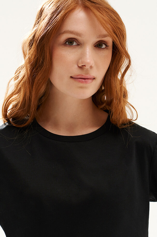 23510 Футболка женская (черный)