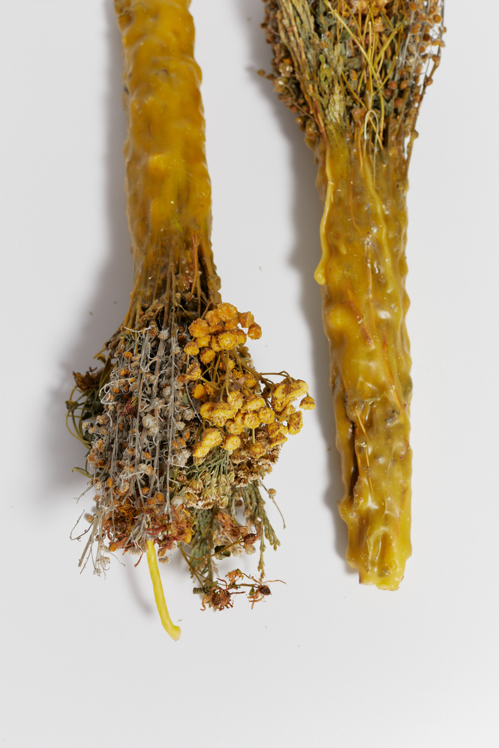 «Факел» из трав и пчелиного воска