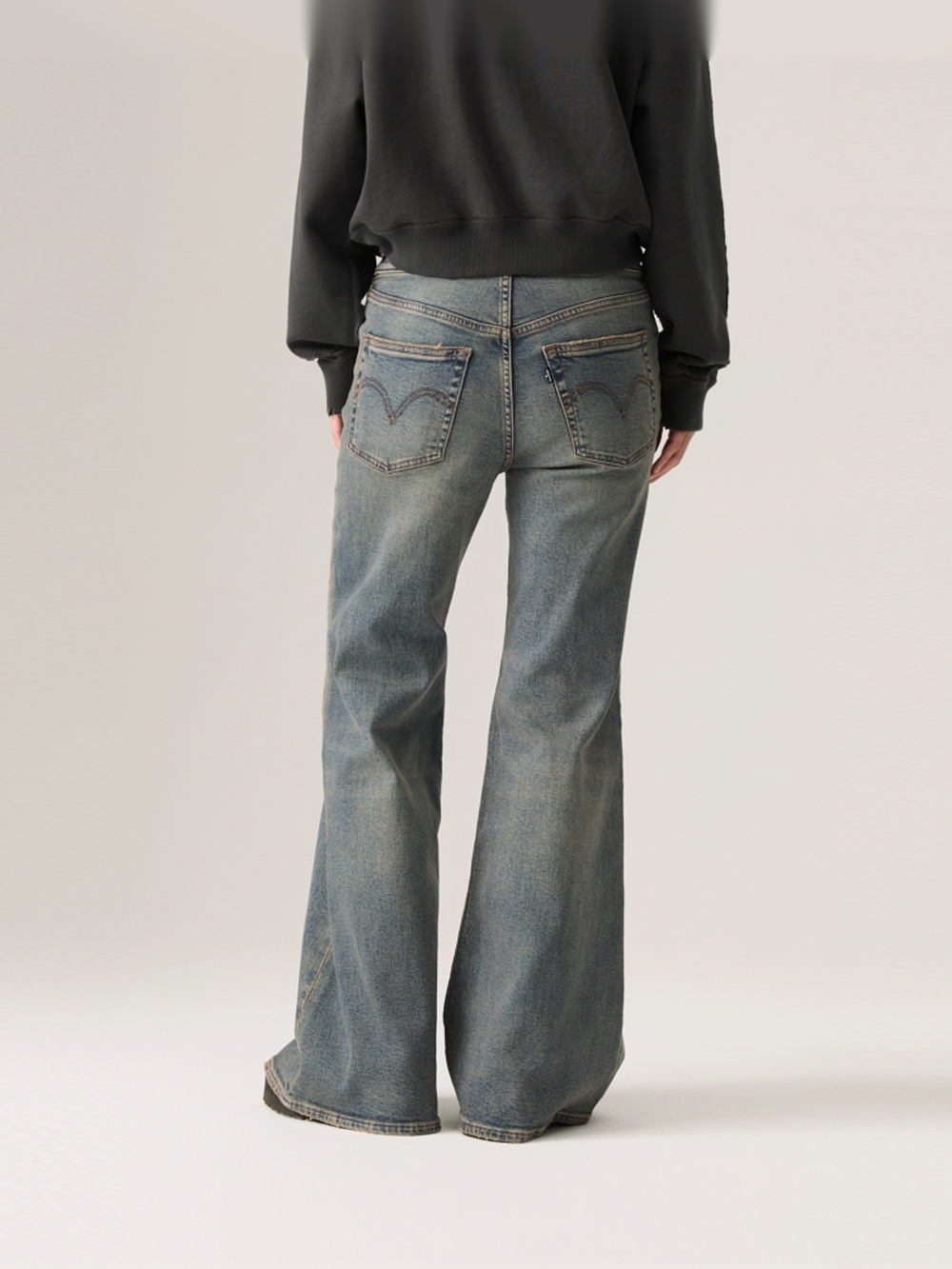 Женские джинсы клеш с завышенной талией Levi's Ribcage Bell A7503-0035