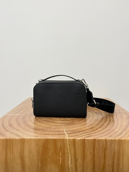 Сумка из натуральной кожи