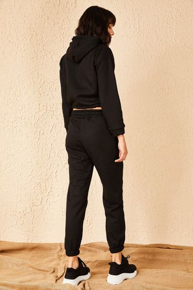 Qadın üçün papaqlı, qara idman dəsti 10301016