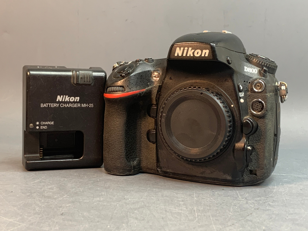 Nikon D800 135.515 пробега с дефектом
