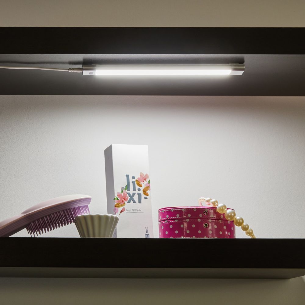 ULI-F46-5W-2700-6000K-DIM SENSOR IP20 SILVER Светильник светодиодный для мебели. 300x30x11.5мм. 400Lm. ТМ Uniel