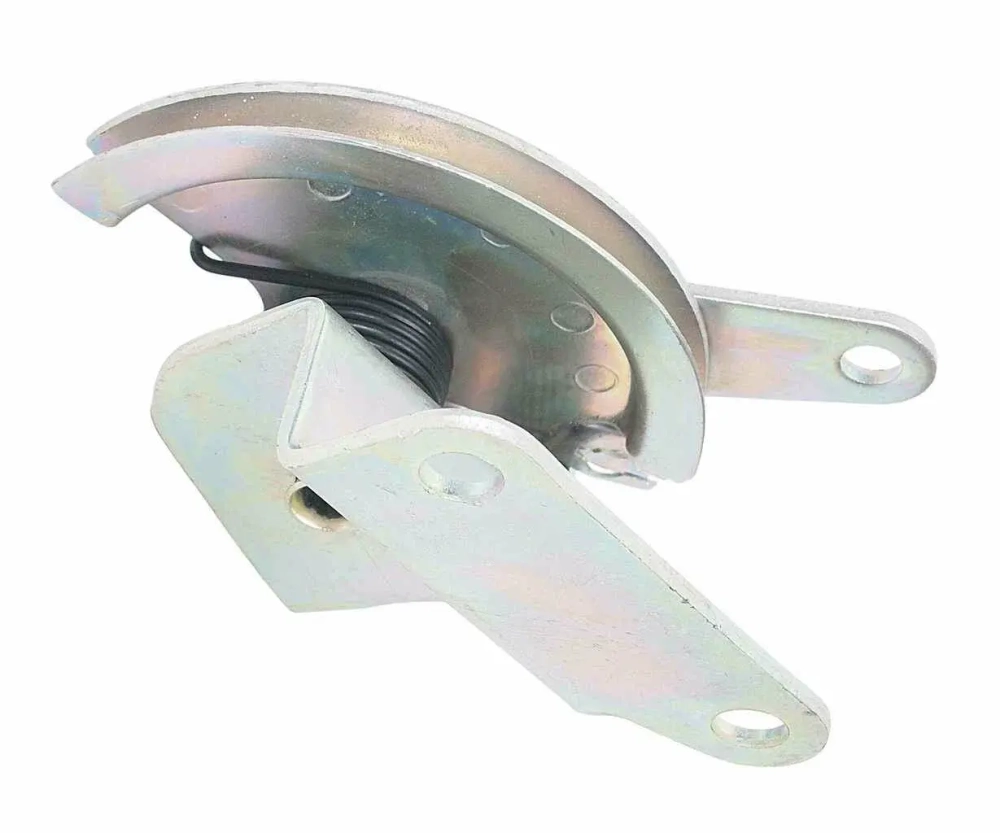 Валик акселератора ГАЗ-33081,33104 в сборе с кронштейном (ОАО ГАЗ) 33081-1108029