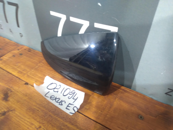 Накладка зеркала правого Lexus ES 7 UX LS 18-22