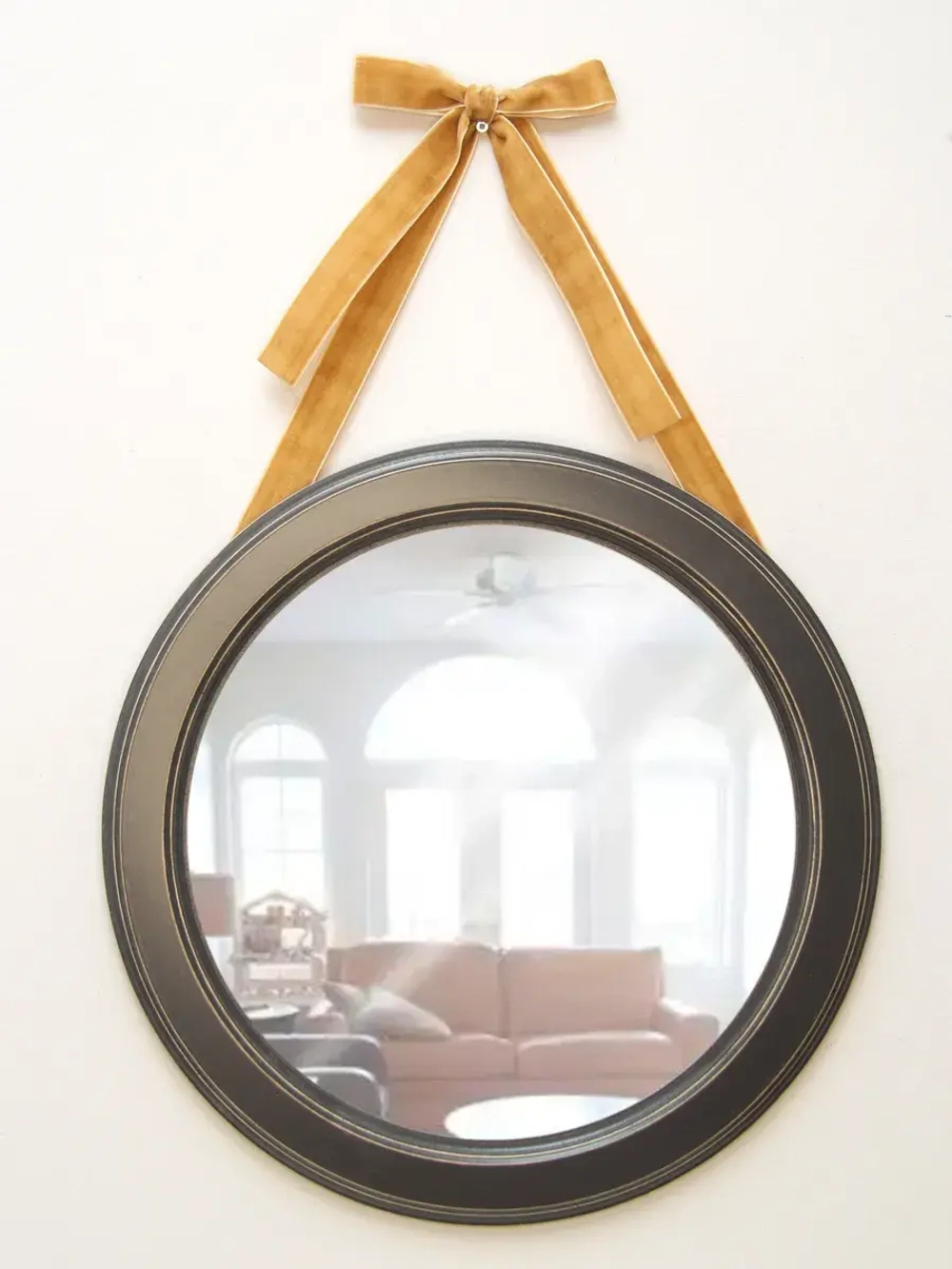 Зеркало настенное для прихожей 37 см