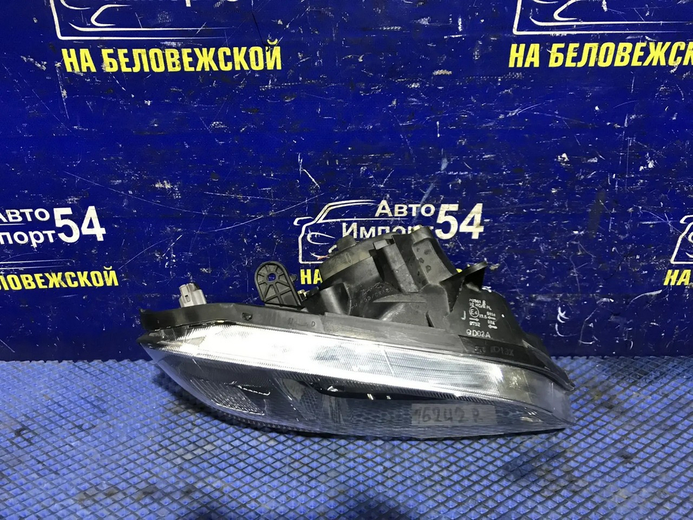 Фара передняя правая SUZUKI SWIFT 2000-2003