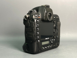 Nikon D4 700.000 кадров