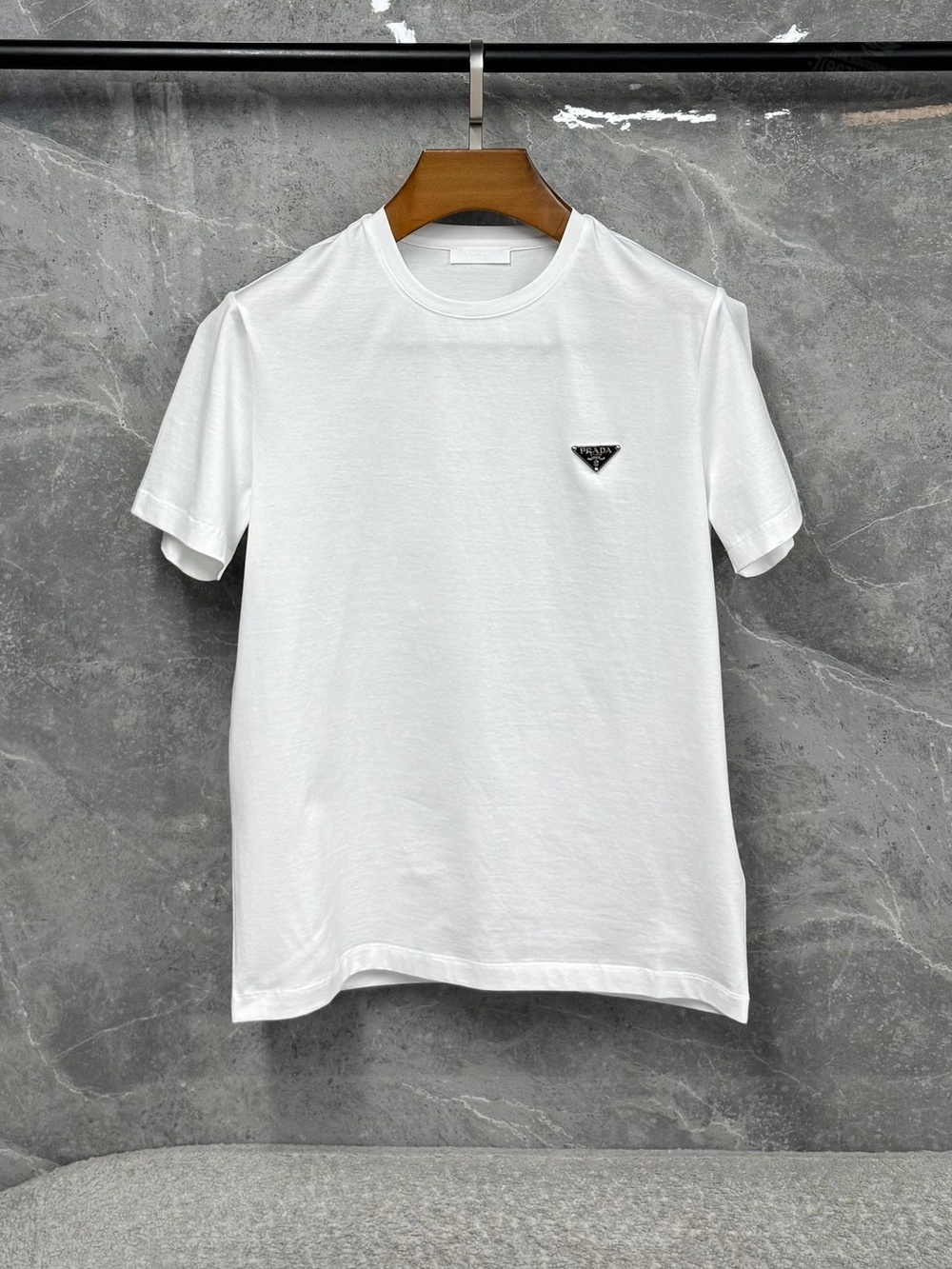Футболка Prada