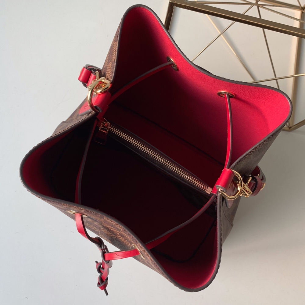 Louis Vuitton NeoNoe MM