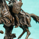 Настольная кабинетная скульптура «Конный рыцарь с копьем»