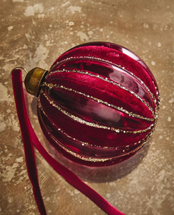 ZARA HOME ЕЛОЧНОЕ УКРАШЕНИЕ В ФОРМЕ ШАРА С ПОЛОСКАМИ ИЗ БАРХАТА, КРАСНЫЙ