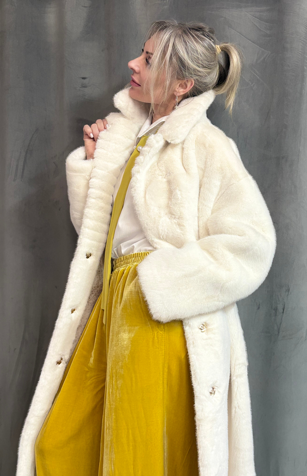 Шуба /белая /классика/ эко мех