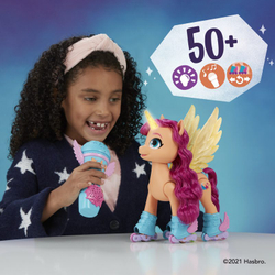 Hasbro My little Pony. Май Литл Пони на роликах с микрофоном