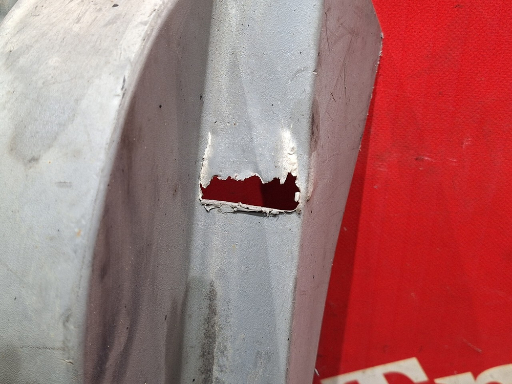 Крыло заднее левое передняя часть