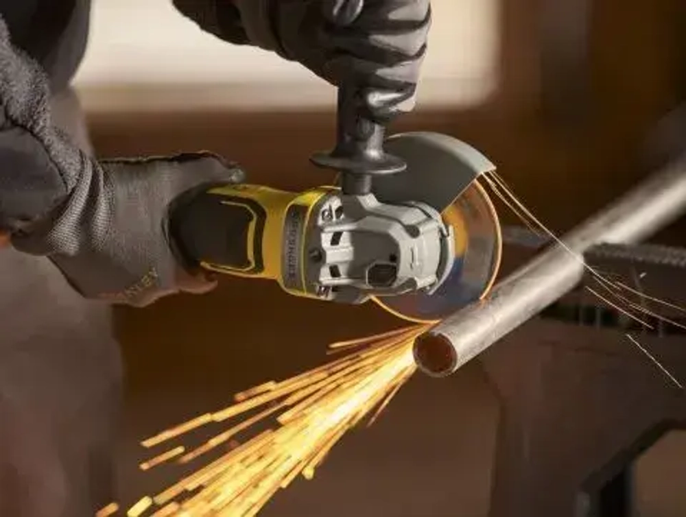 STANLEY SBG700-A9 20 В литиевая бесщеточная аккумуляторная угловая шлифовальная машина 125 мм (одинарная)
