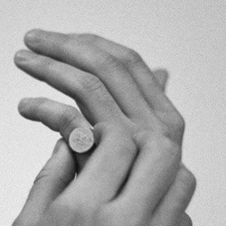 печатка «молитва» из белого золота (предзаказ)