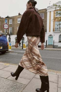 ZARA АТЛАСНАЯ ЮБКА МИДИ, БЕЖЕВО-КОРИЧНЕВЫЙ