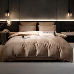 Комплект постельного белья на резинке Сатин-Жаккард Тессоро «Бежевое совершенство»