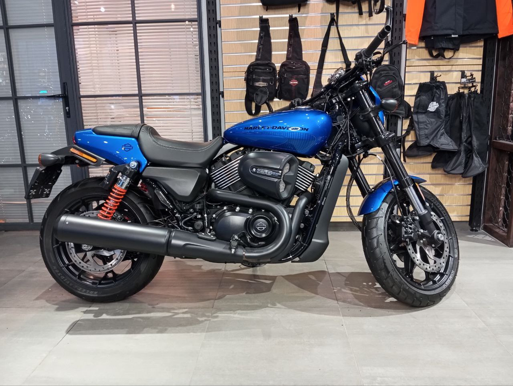 Harley-Davidson Street Rod 