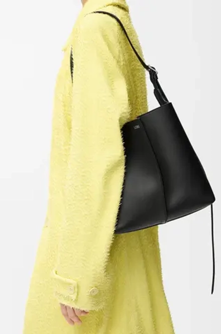 Loewe Средняя сумка-ведро Bilbao из гладкой телячьей кожи, черный