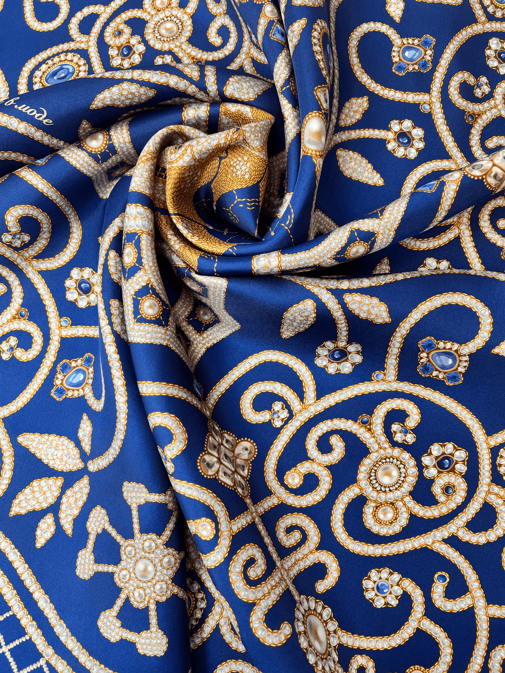 Платок «Жемчужное шитье» 100% шелк, сапфир