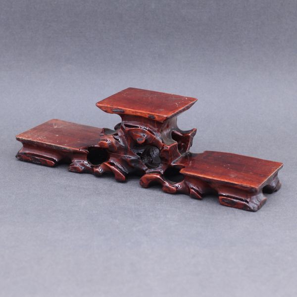 Подставка под посуду 3-х ярусная, дерево, 25/6,5см высота 7см