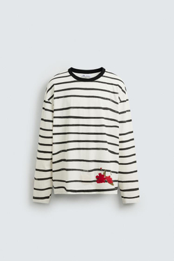 ZARA ФУТБОЛКА В ПОЛОСКУ С ПРИНТОМ © OTIS KWAME KYE QUAICOE, КРАСНЫЙ